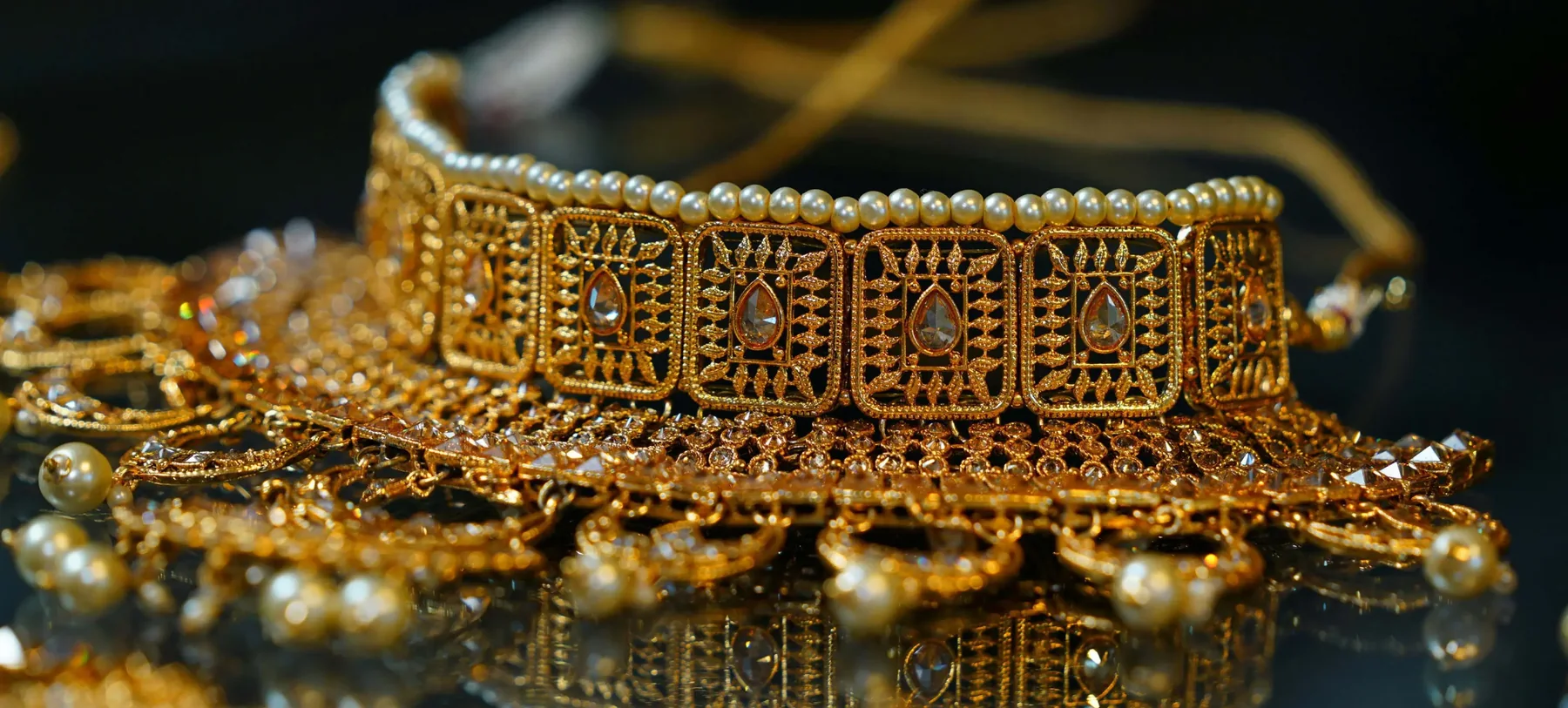 Gold jewellery prepared for a transparent loan valuation